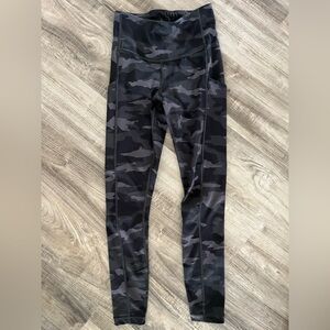 Athleta Black and Gray Camo Leggings, Size XXS